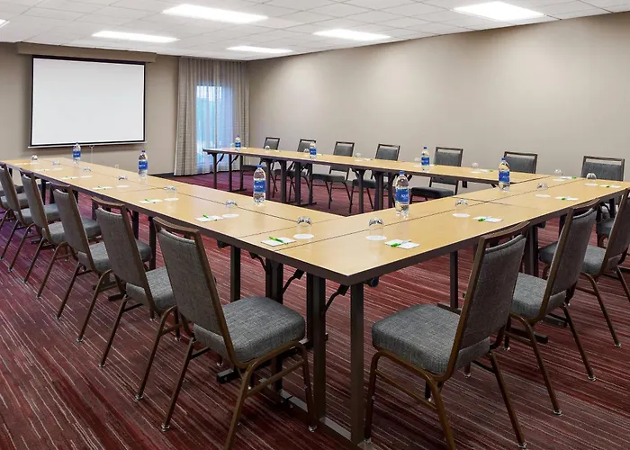 Courtyard By Marriott Pittsburgh Airport