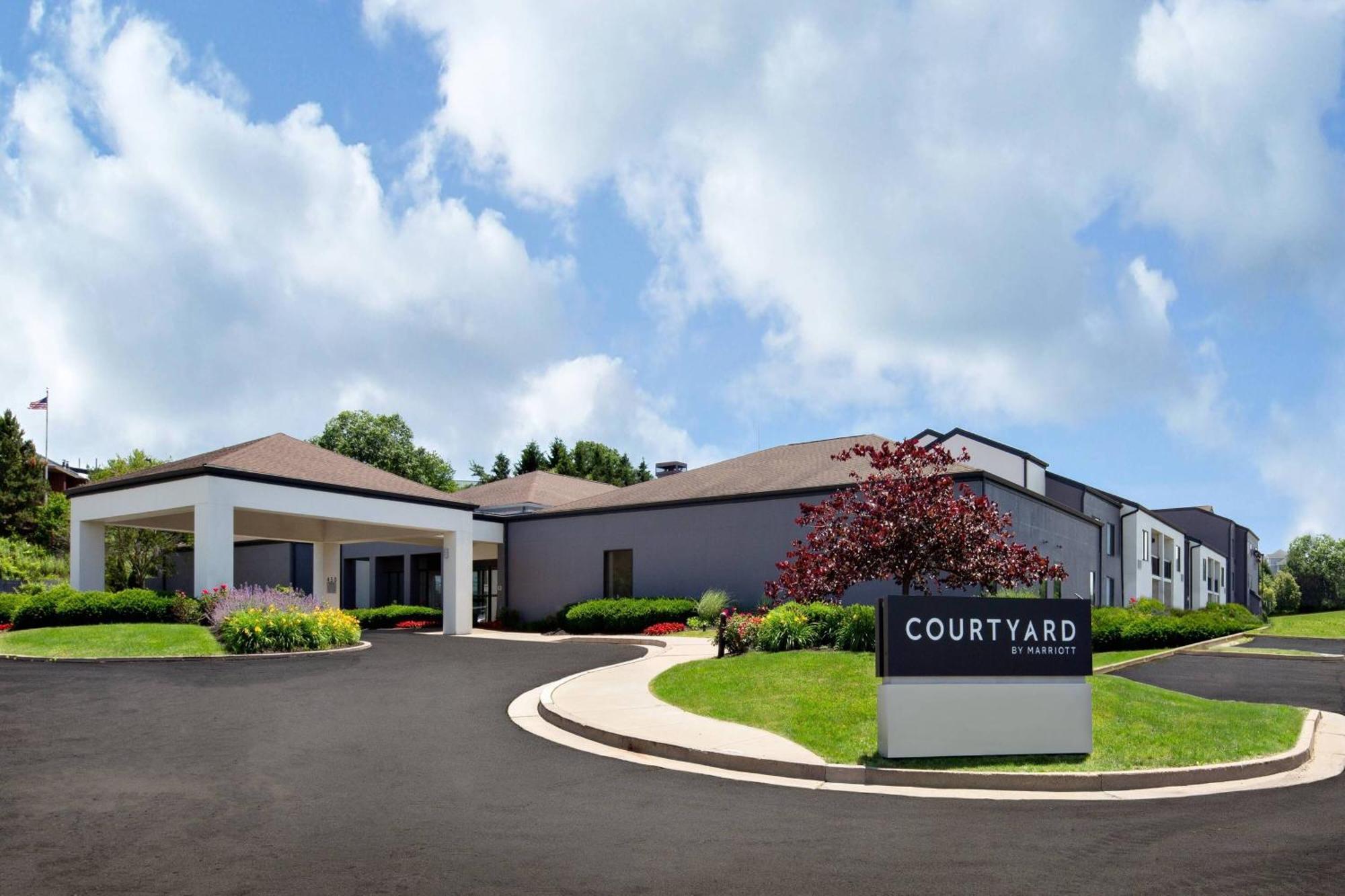 Courtyard By Marriott Pittsburgh Airport Hotel Coraopolis