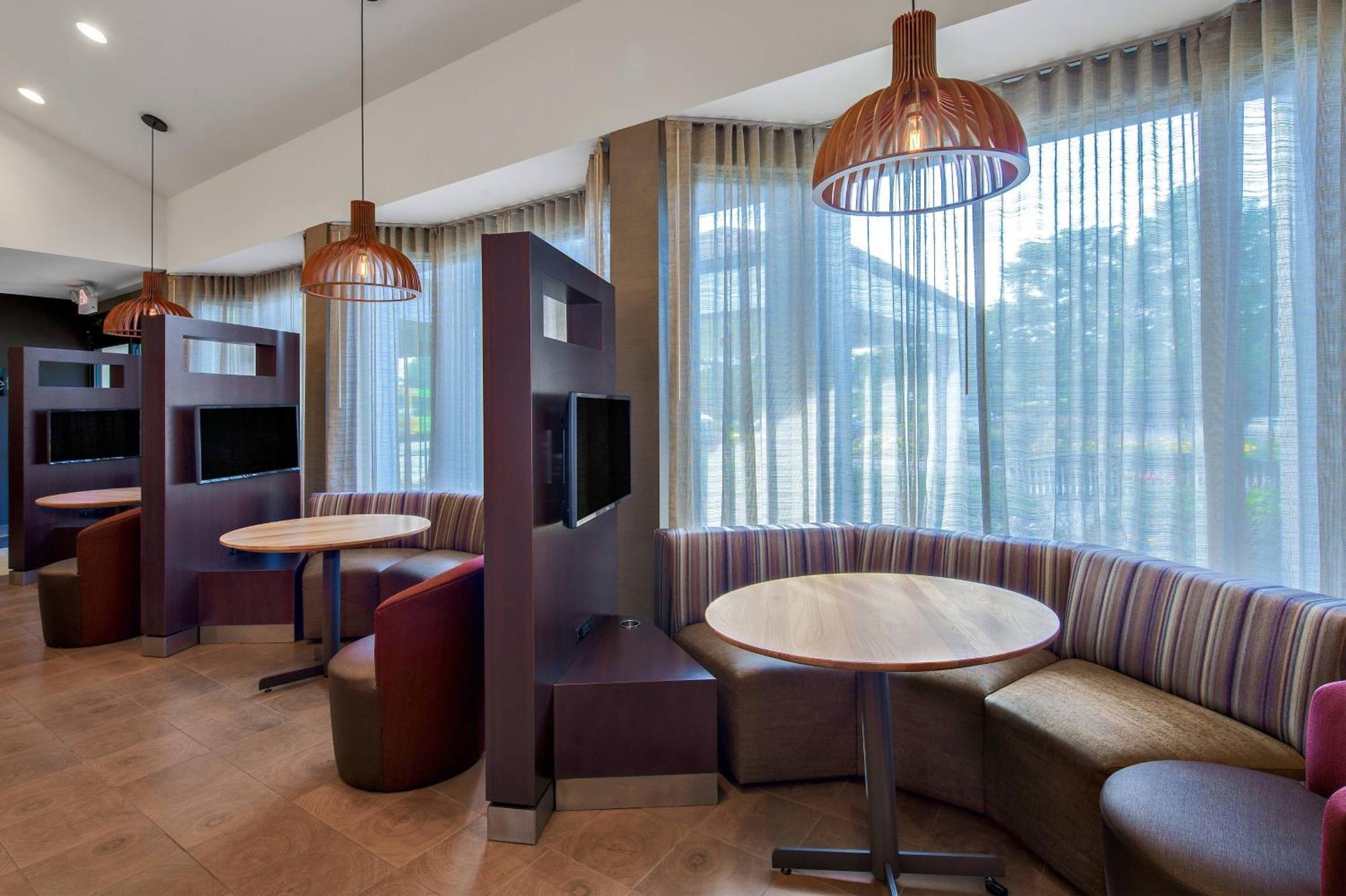 Hotel Courtyard By Marriott Pittsburgh Airport Coraopolis