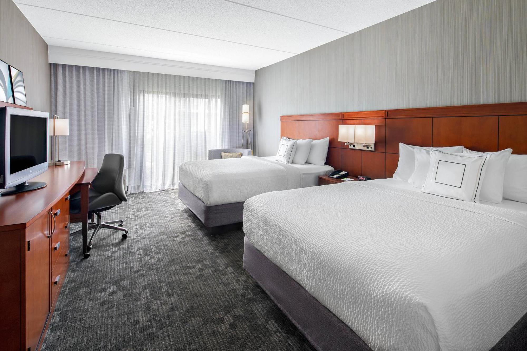 Courtyard By Marriott Pittsburgh Airport