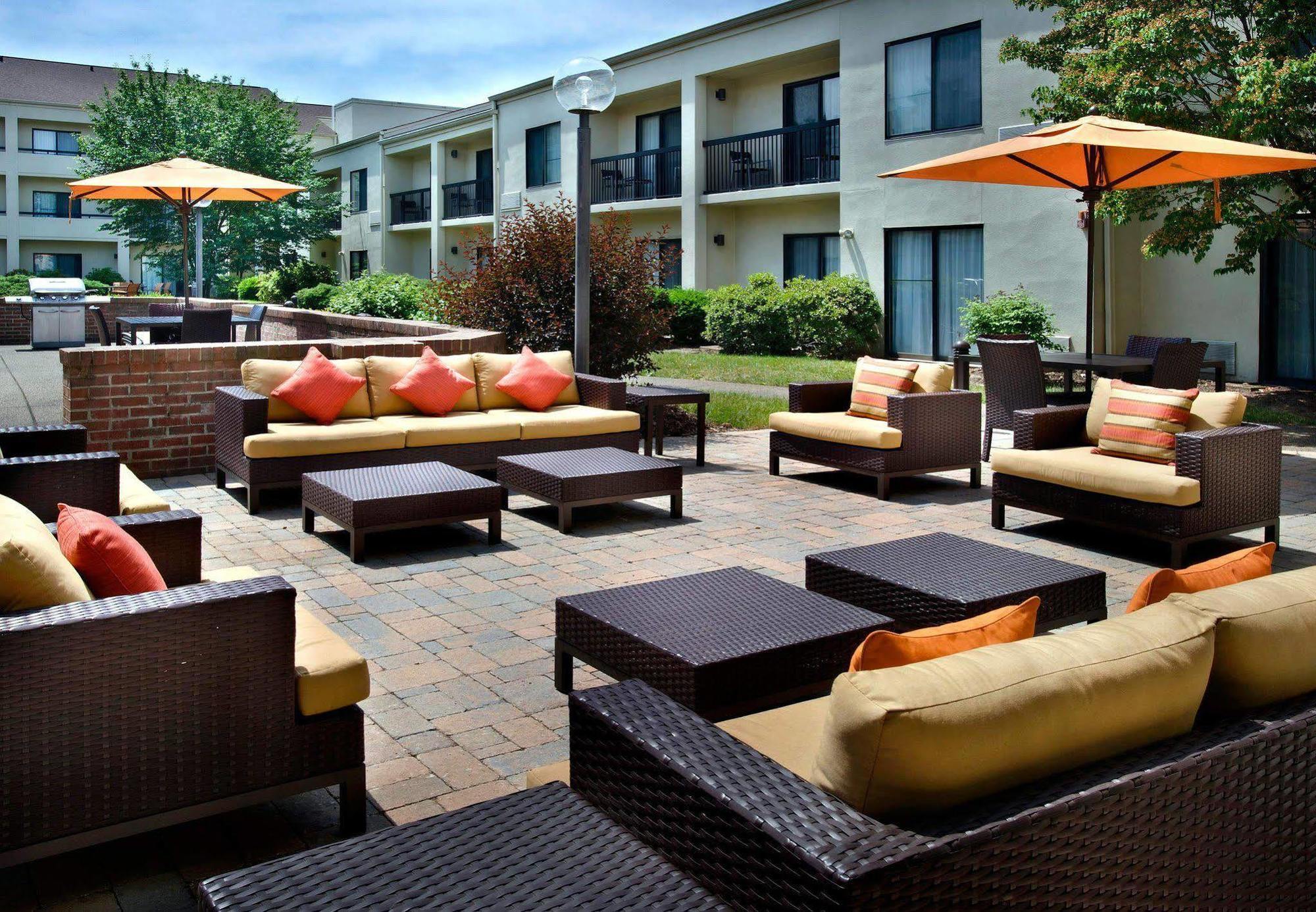 Hotel Courtyard By Marriott Pittsburgh Airport 3*