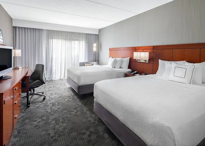 Courtyard By Marriott Pittsburgh Airport