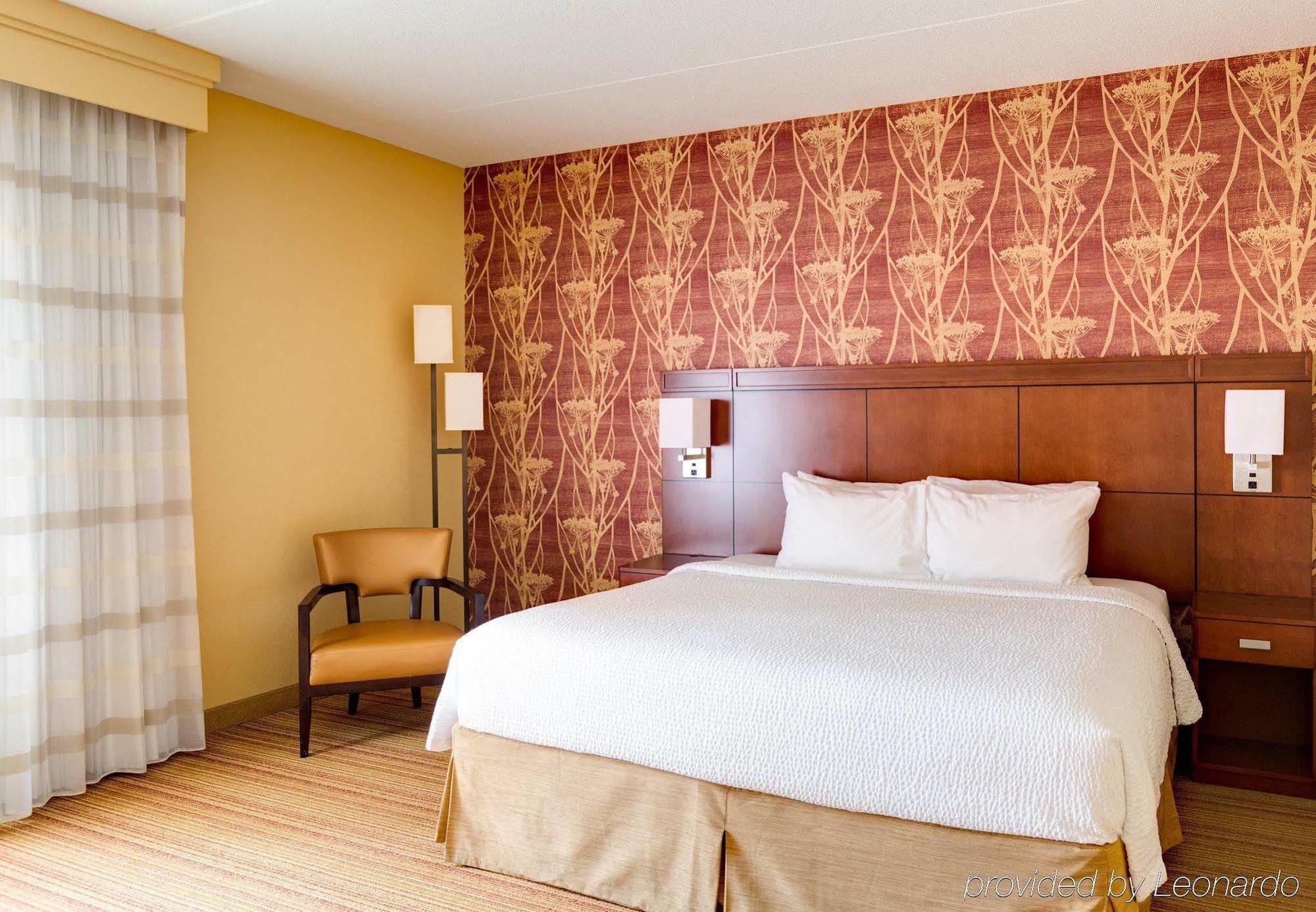 Courtyard By Marriott Pittsburgh Airport Hotel