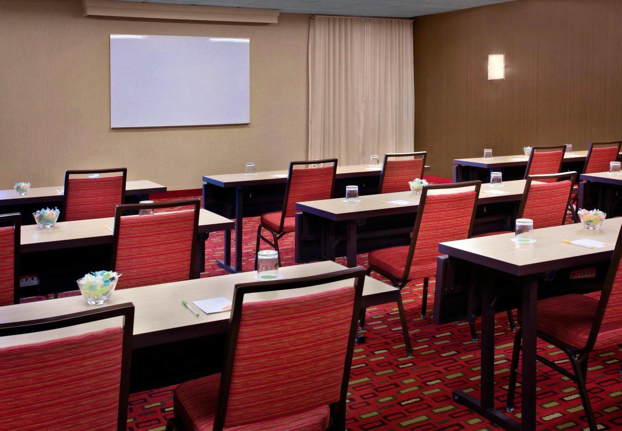 Hotel Courtyard By Marriott Pittsburgh Airport Coraopolis